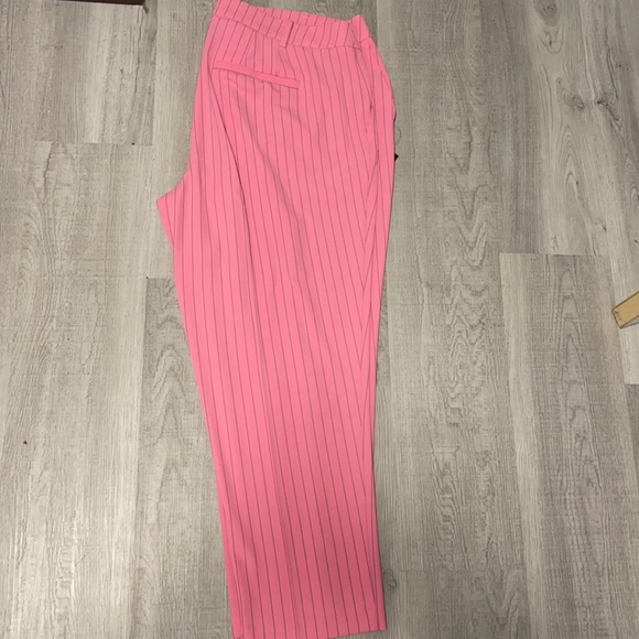 Two piece pant and blazer set - Picture 4 of 6